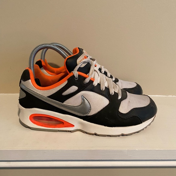 Nike Air Max Size 6.5 Coliseum Sneakers Racer Running Shoes Women’s Orange Black - Picture 2 of 6